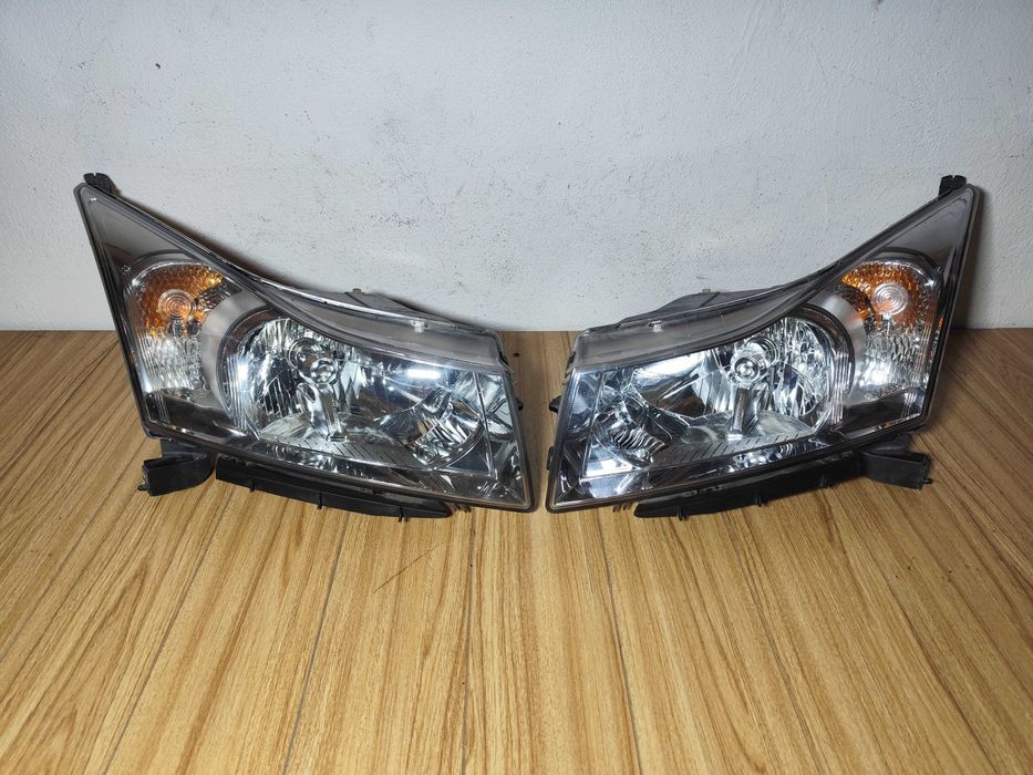 Фары 2шт Chevrolet Cruze 09-15г J300 Оригинал Б/У Шевролет Круз перед