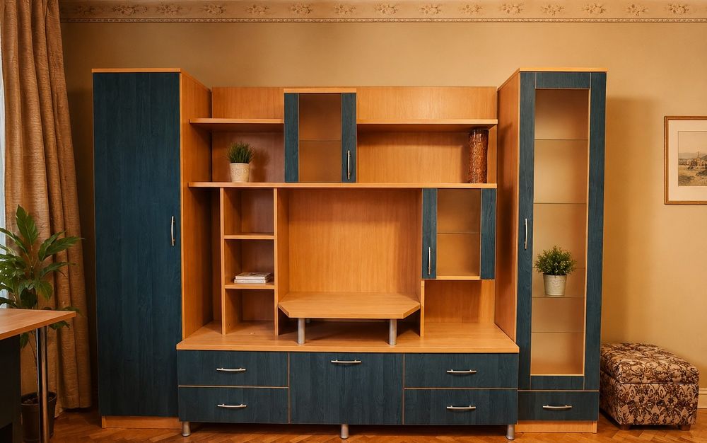 Секция за хол 280 см / 190 см – много запазена,