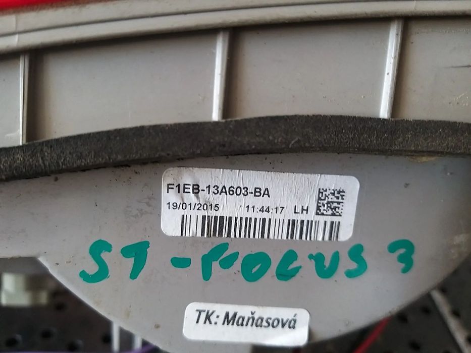 Stop tripla lampa stanga haion ford focus 3 facelift f1eb13a603ba f1eb13a603b