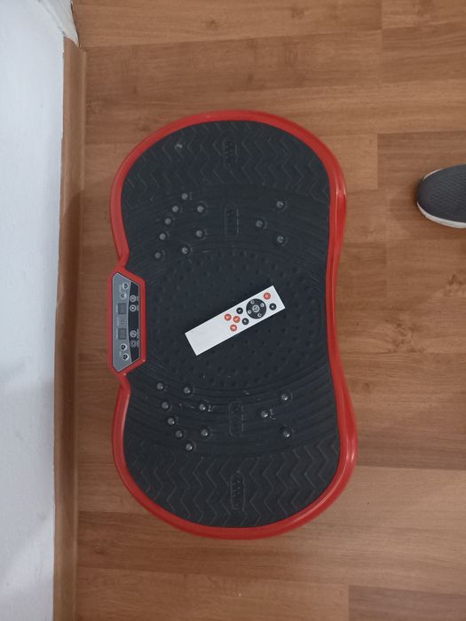 Vând placă vibromasaj