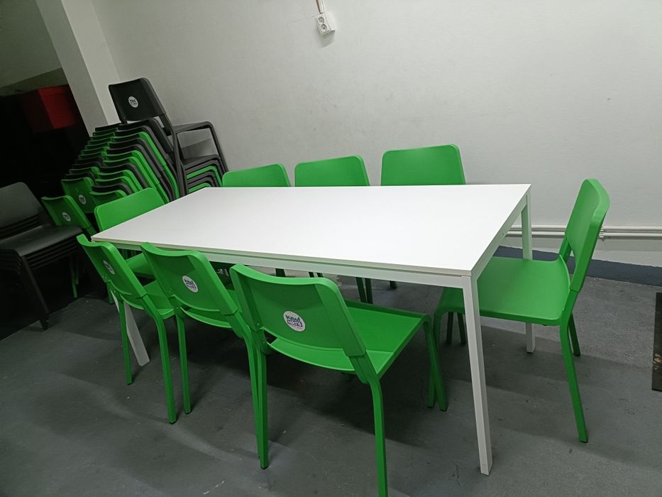 Set masă extensibilă cu 8 scaune