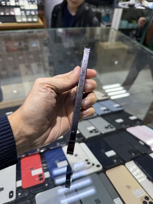 Iphone 14 pro karopka bor