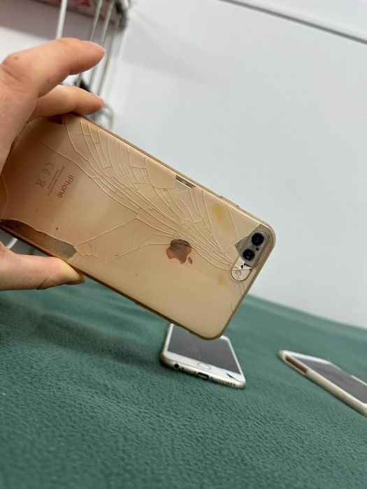 Set de 3 telefoane Apple