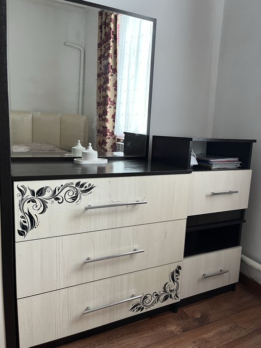 Комод в отличном состояний