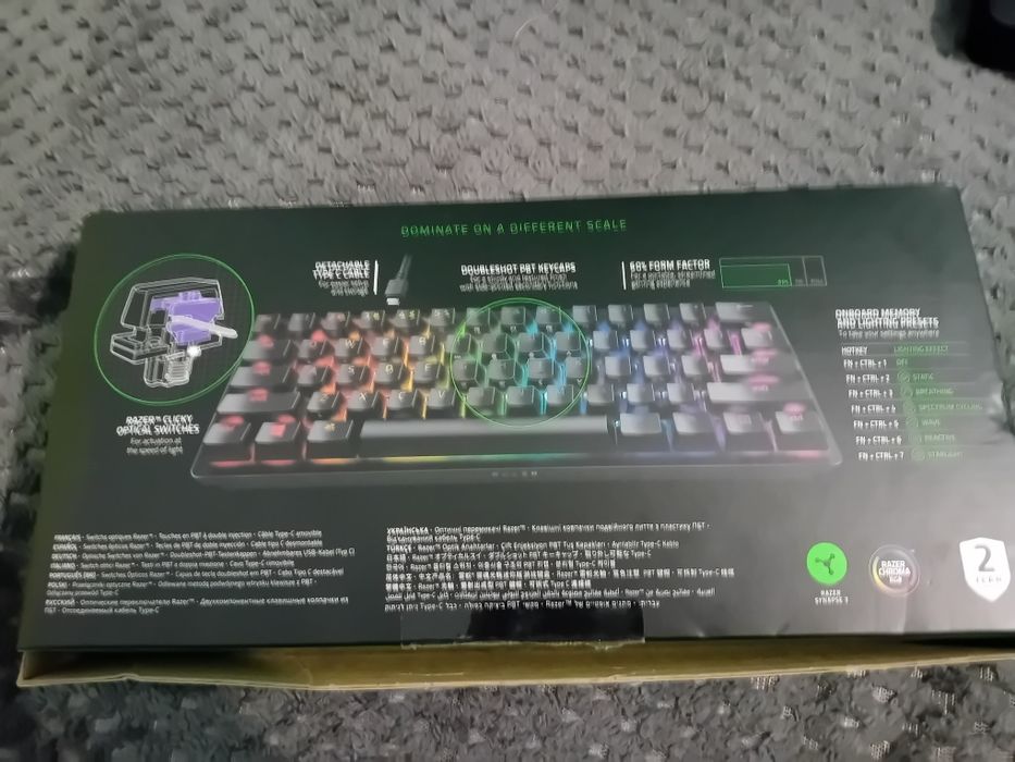 Продавам gaming клавиатура razer huntsman mini