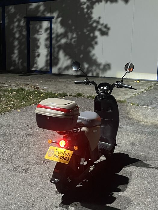 Vand scuter electric