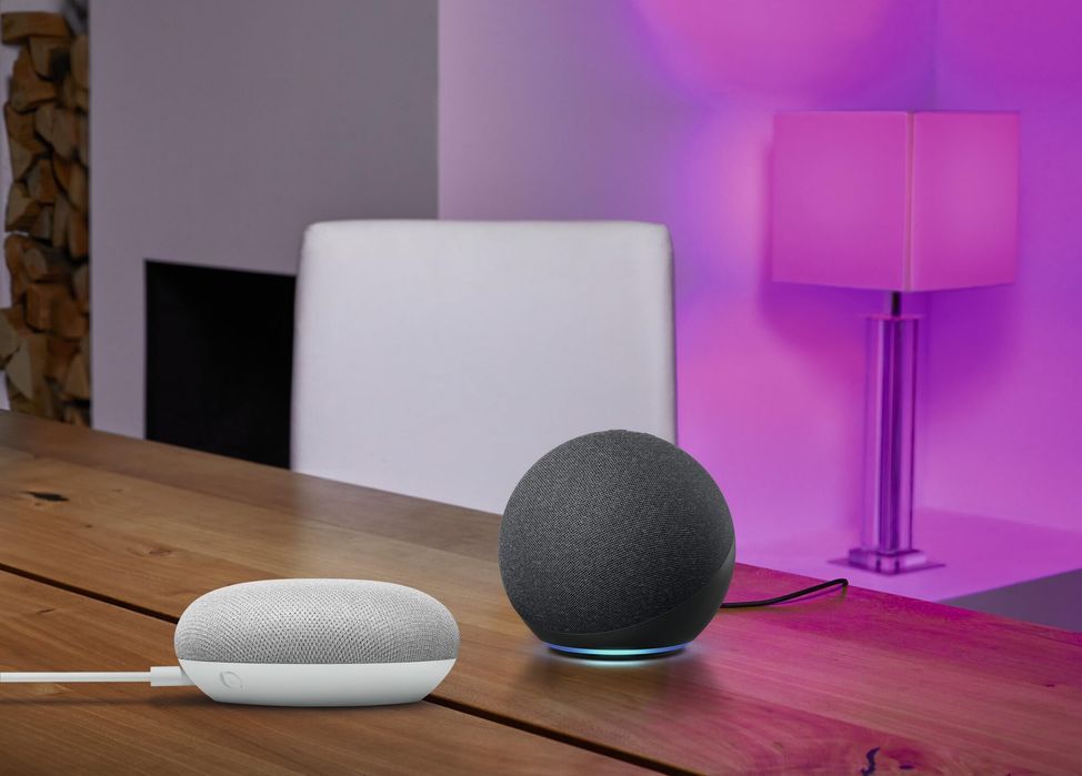 Lampă LED LEDVANCE Smart+ Matter, aspect alb mat