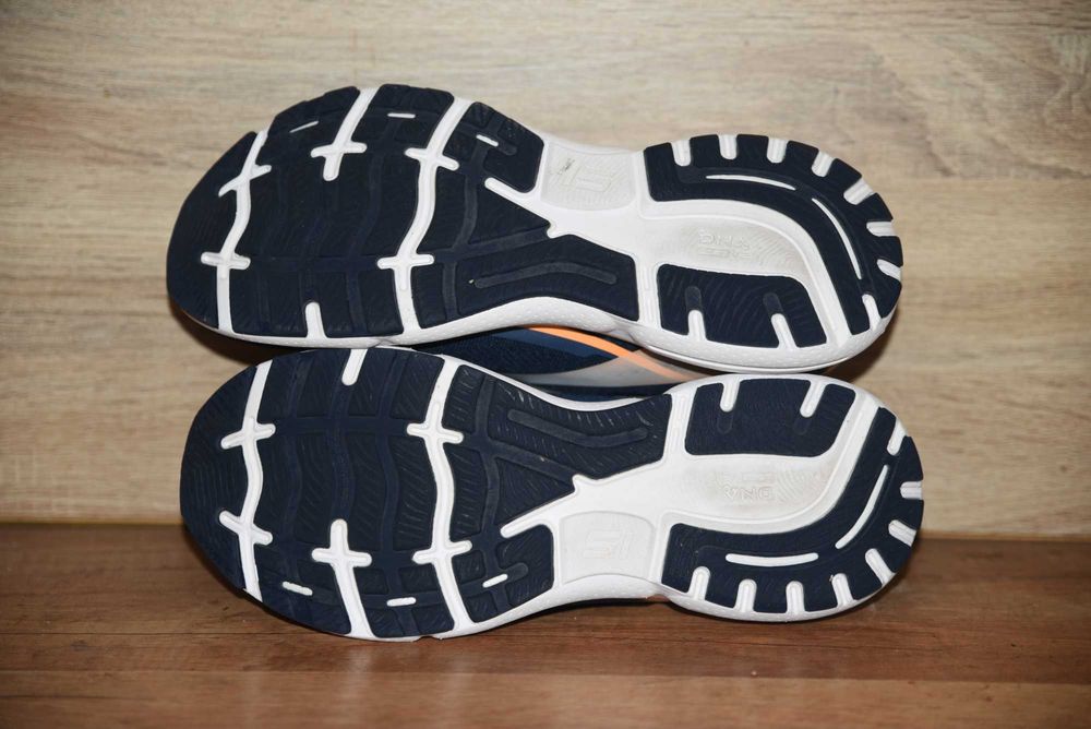 НОВИ Brooks оригинални маратонки, номер 45