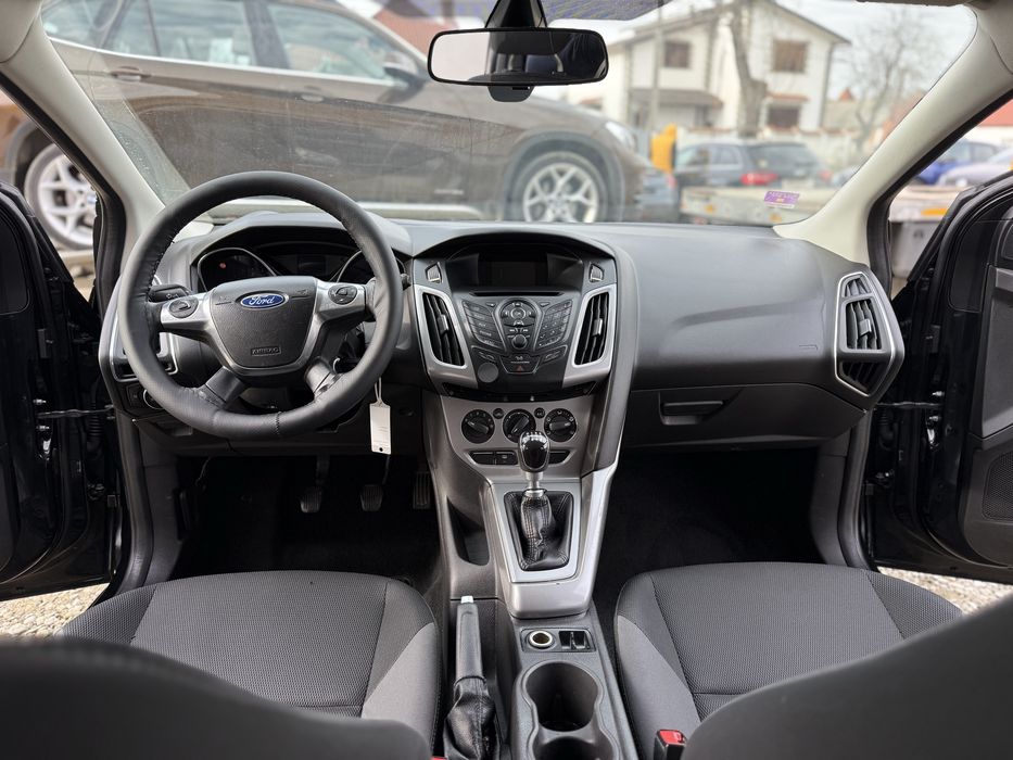 Ford Focus 11/2013 1.6 TDCi 95 CP Euro 5 SE POATE IN RATE