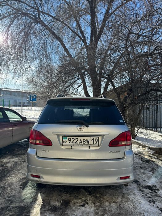 Toyota Ipsum 2002 года