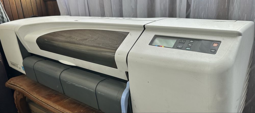 Продам плоттер, торг уместен