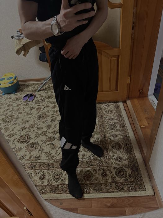 Широкие штаны Adidas