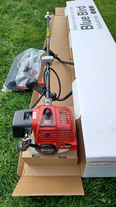 Motocositori Blue Bird Industries, diferite modele, de la 1,5 cp la 5cp pentru toate tipurile de vegetație.