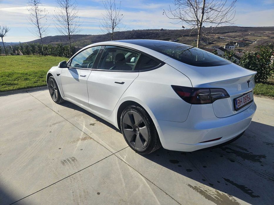 Tesla 3 standard range plus 2021