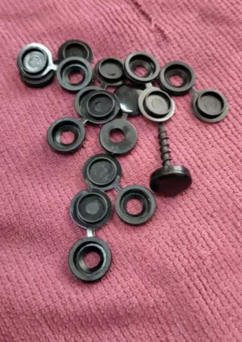 Set protectie suruburi pentru  mobila