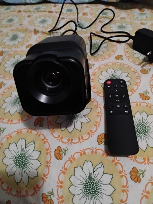 Vând proiector Roth