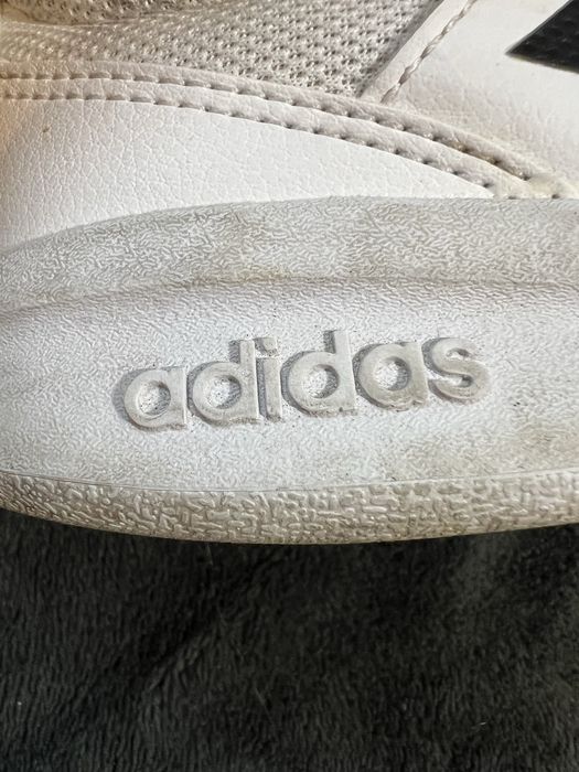 Обувки adidas 35,5