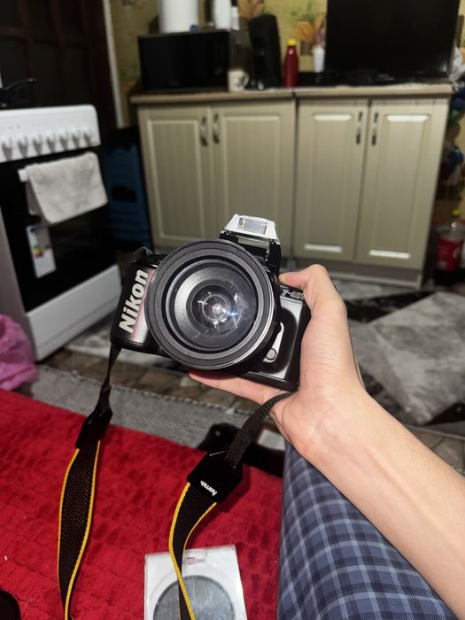 Aparat Foto Nikon F-401x foarte putin utilizat + geanta