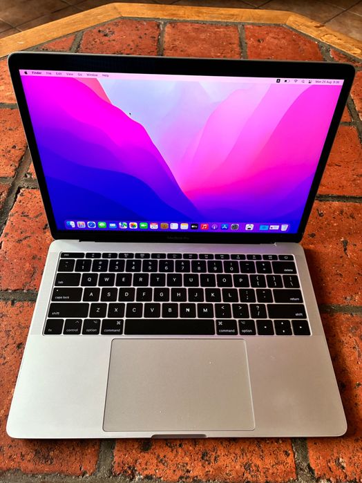 MacBook Pro A1708 13инча 2017г 256gb