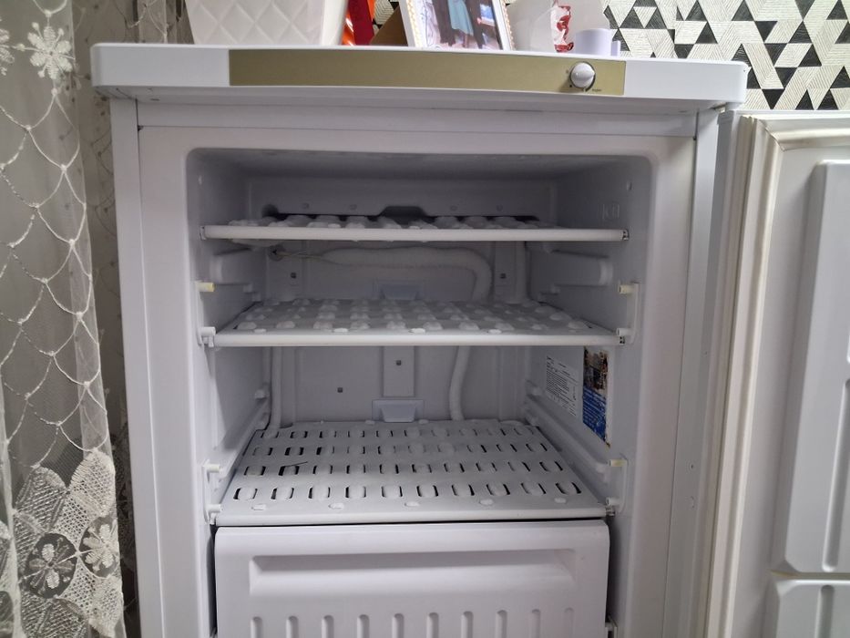 Продам морозильную камеру