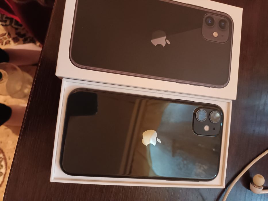 Vând iPhone 11 în stare foarte bună.  Negociabil.