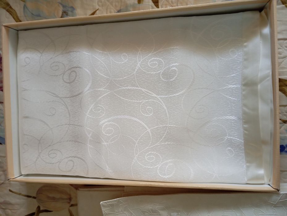 Дастархан (скатерть) на 12 персон. Полный комплект. Турция