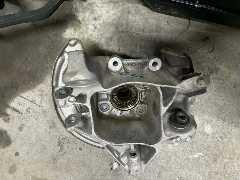 Fuzeta stanga spate BMW X5 G05/X6 G06 /X7 G07