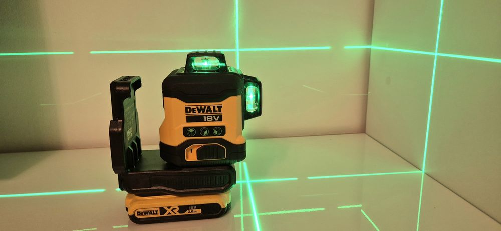 Laser dewalt cu lumina verde sau rosie