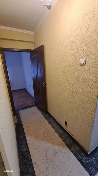 Apartament cu 2 camere de vânzare în Curtea de Argeș.