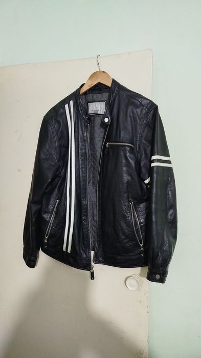 Продам кожаные куртки.