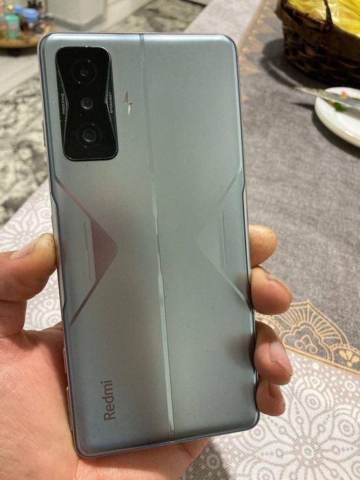 Poco F4 GT 5G 12/256 Kuchli pressesor