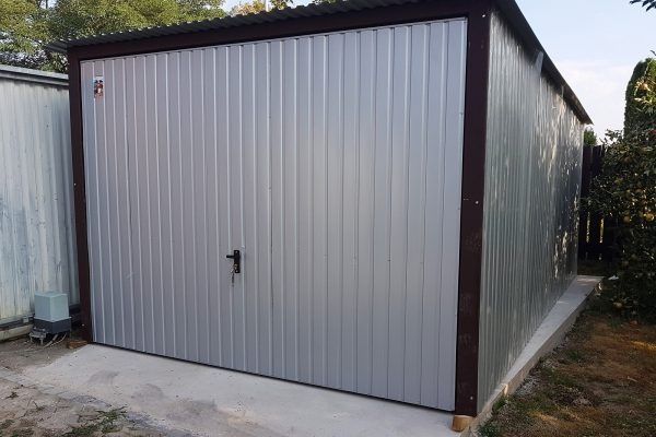 Garaj metalic din panouri sandwich 3.6 x 6.6m