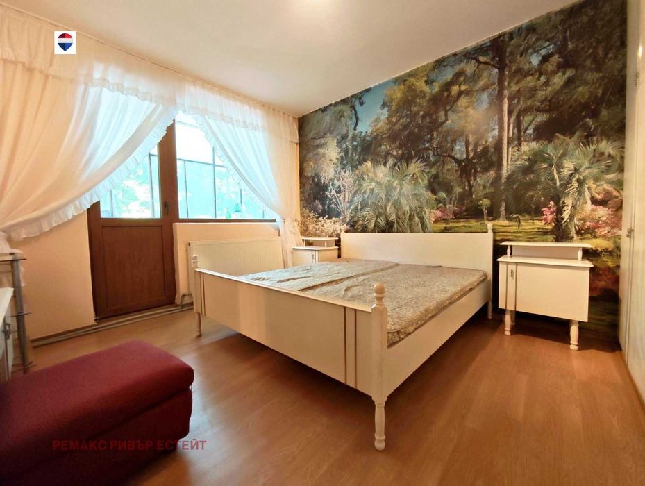 Продава се Четиристаен апартамент в Русе, Дружба 3 - 102 кв.м за 1519 €/кв.м - Снимка #1