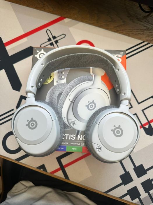 СРОЧНАЯ ПРОДАЖА steelseries arctis nova 1