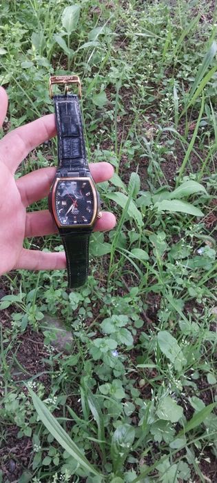 Часы ручные в хорошем рабочем состоянии