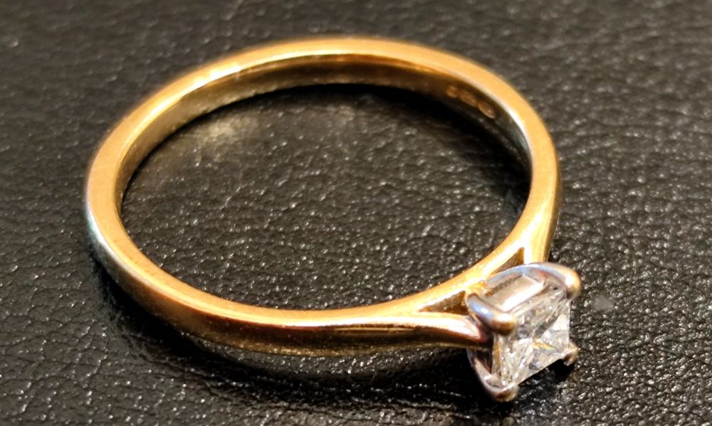 Златен Пръстен 18к / Диамант 0,24ct / F /