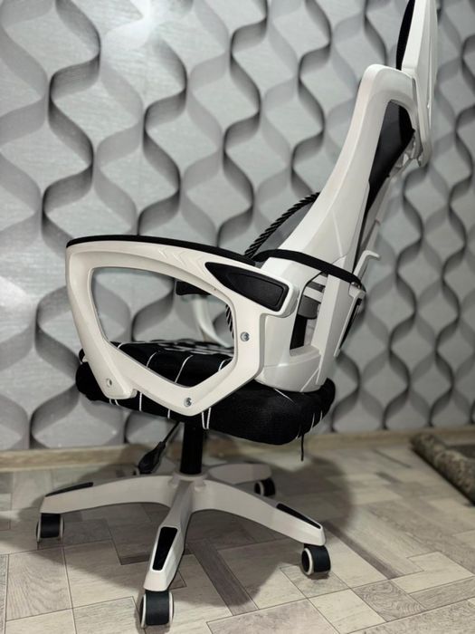 Продам игровое кресло