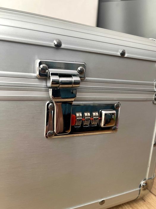 Cutie Cosmetica Mare cu Cifru 22,5x20,5x19cm