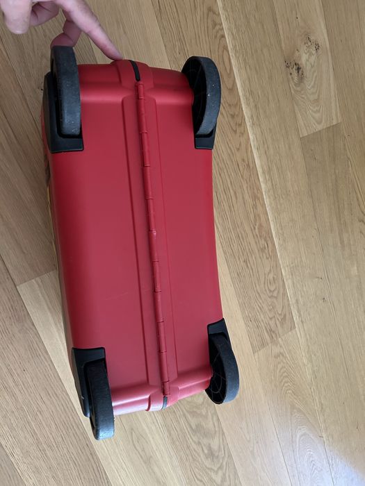Samsonite Disney Cars Lightning McQueen ride-on