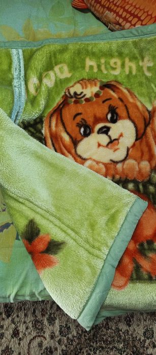 Продам детский пледик, двойной.