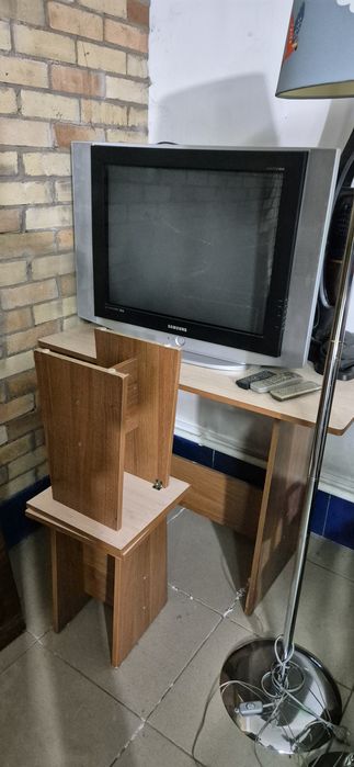 Продам  стол, угловой диван, стол кухонный