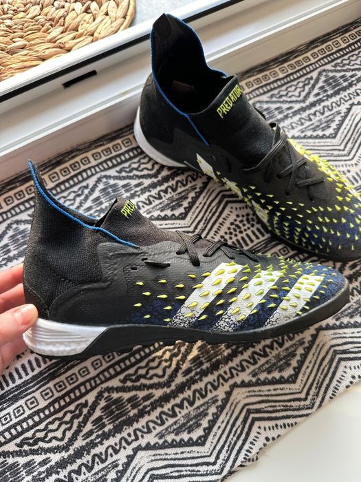 футбольные бутсы