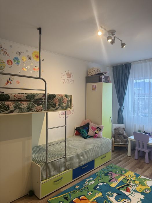 Pat supraetajat de copii spatios