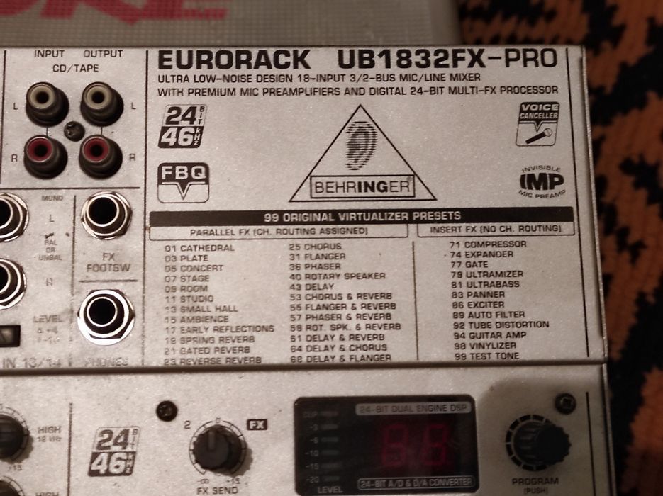 BEHRINGER 1832 original
