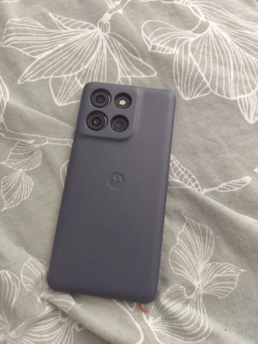 Vând Motorola g 86