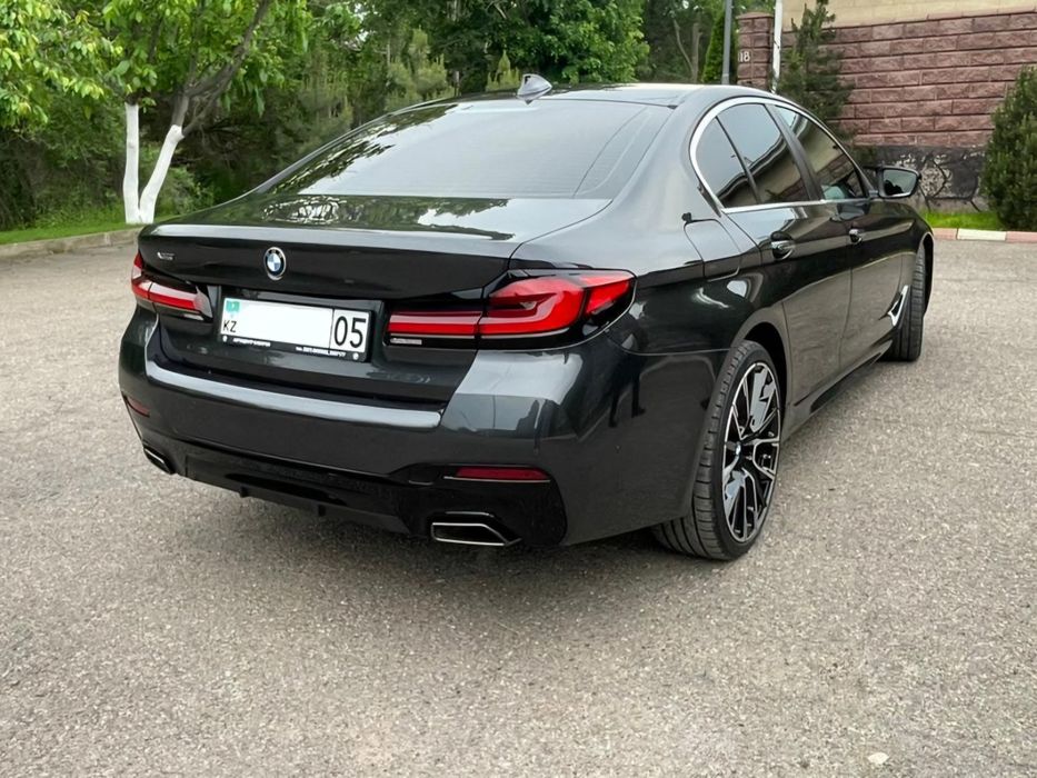 BMW G30 комплект рестайлинга обвес