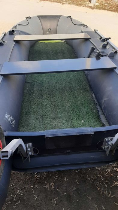 Продам резиновую лодку с мотором