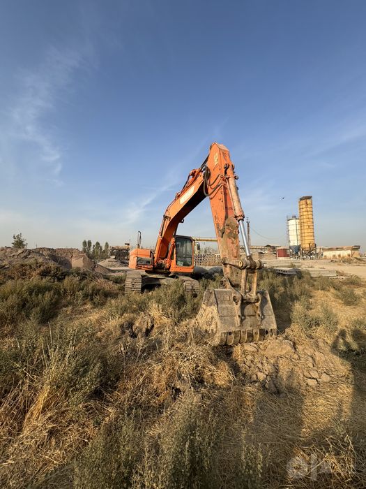 Ekskavator sotiladi excavator sotiladi