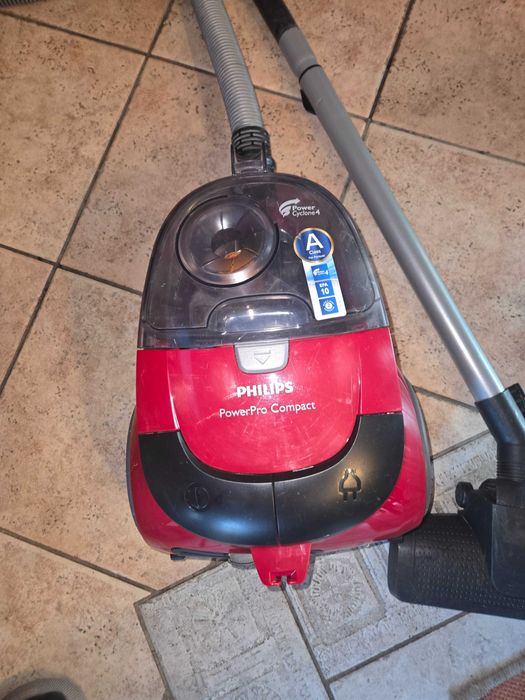 Прахосмукачка Phillips PowerPro compact