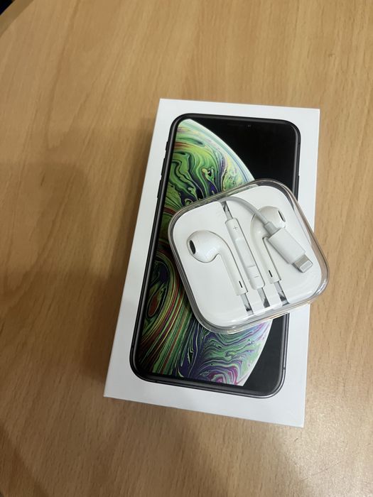 Продам iPhone XS